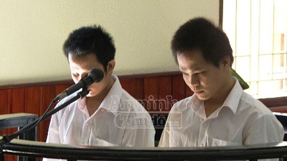 Vác dao đi trả thù, chém nhầm người vô can ảnh 1 Vác dao đi trả thù, chém nhầm người vô can ảnh 1