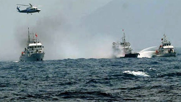 Tàu Trung Quốc chĩa súng, vây bắt tàu cá Việt Nam, xâm nhập lãnh hải Nhật Bản ảnh 1 Tàu Trung Quốc chĩa súng, vây bắt tàu cá Việt Nam, xâm nhập lãnh hải Nhật Bản ảnh 1