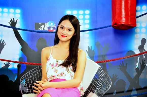 Hương Giang Idol: "Tôi õng ẹo, tôi điệu nhưng không vô dụng" ảnh 2 Hương Giang Idol: "Tôi õng ẹo, tôi điệu nhưng không vô dụng" ảnh 2