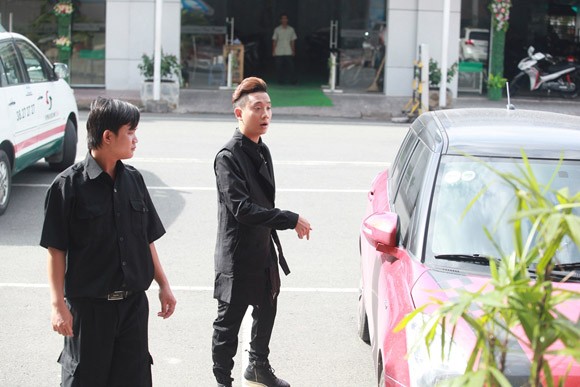 Em gái Phương Linh "dính như sam" với Justatee ảnh 2 Em gái Phương Linh "dính như sam" với Justatee ảnh 2