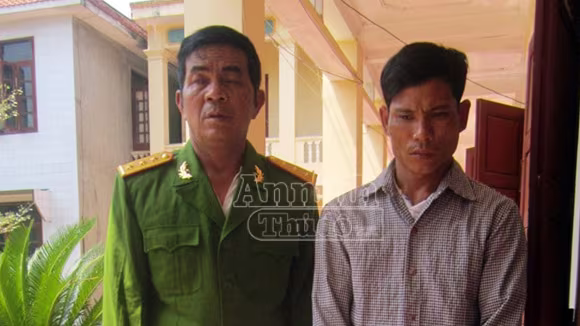 Bắt hai đối tượng giả danh công an, lừa thu tiền phạt các nhà nghỉ ảnh 1 Bắt hai đối tượng giả danh công an, lừa thu tiền phạt các nhà nghỉ ảnh 1