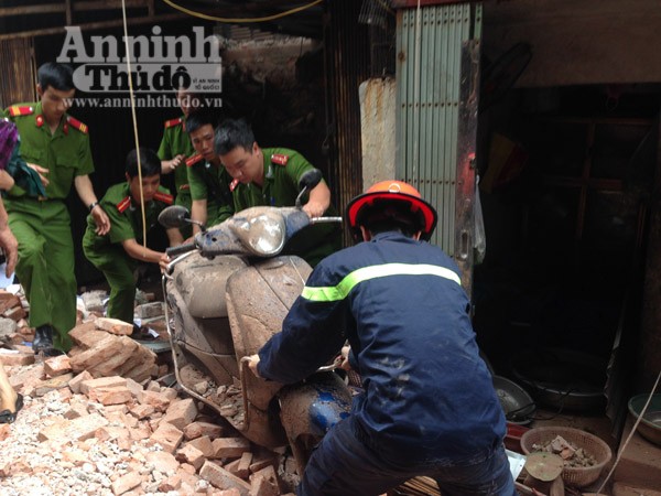 Vụ sập nhà Pháp cổ tại Hà Nội: 2 người tử vong, 6 người bị thương ảnh 13 Vụ sập nhà Pháp cổ tại Hà Nội: 2 người tử vong, 6 người bị thương ảnh 13