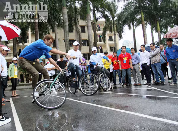 Háo hức Ngày hội Tuổi trẻ rèn luyện sức khỏe xây dựng Thủ đô ảnh 18 Háo hức Ngày hội Tuổi trẻ rèn luyện sức khỏe xây dựng Thủ đô ảnh 18