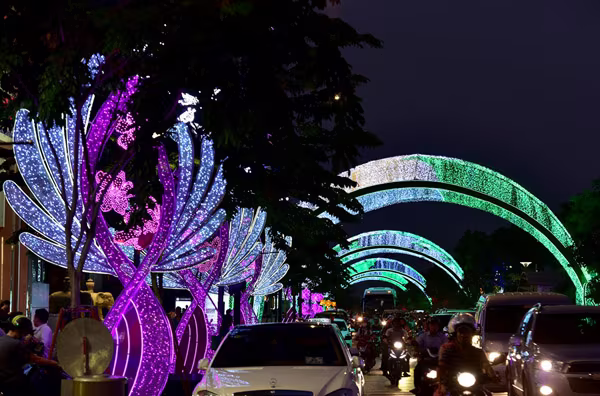 Không khí hân hoan chào đón năm mới 2016 trên khắp mọi miền Tổ quốc ảnh 59