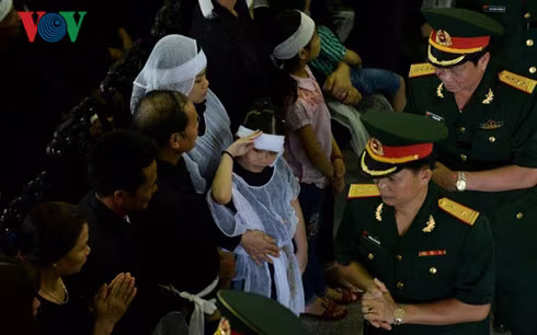 Xúc động tiễn biệt "đàn sếu trắng" CASA-212 số hiệu 8983 bay về trời xanh ảnh 55 Xúc động tiễn biệt "đàn sếu trắng" CASA-212 số hiệu 8983 bay về trời xanh ảnh 55