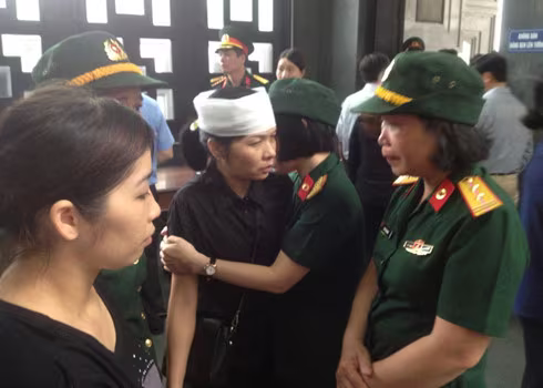 Xúc động tiễn biệt "đàn sếu trắng" CASA-212 số hiệu 8983 bay về trời xanh ảnh 53 Xúc động tiễn biệt "đàn sếu trắng" CASA-212 số hiệu 8983 bay về trời xanh ảnh 53