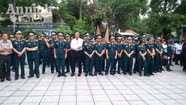 Xúc động tiễn biệt "đàn sếu trắng" CASA-212 số hiệu 8983 bay về trời xanh ảnh 95 Xúc động tiễn biệt "đàn sếu trắng" CASA-212 số hiệu 8983 bay về trời xanh ảnh 95