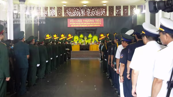 Xúc động tiễn biệt "đàn sếu trắng" CASA-212 số hiệu 8983 bay về trời xanh ảnh 38 Xúc động tiễn biệt "đàn sếu trắng" CASA-212 số hiệu 8983 bay về trời xanh ảnh 38