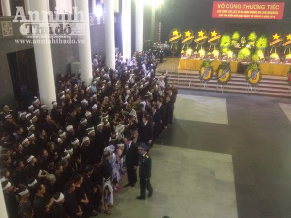 Xúc động tiễn biệt "đàn sếu trắng" CASA-212 số hiệu 8983 bay về trời xanh ảnh 81 Xúc động tiễn biệt "đàn sếu trắng" CASA-212 số hiệu 8983 bay về trời xanh ảnh 81