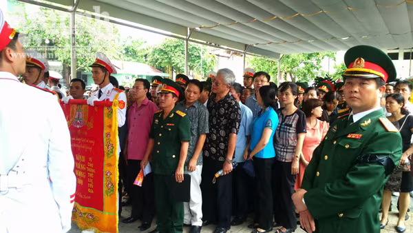 Xúc động tiễn biệt "đàn sếu trắng" CASA-212 số hiệu 8983 bay về trời xanh ảnh 61 Xúc động tiễn biệt "đàn sếu trắng" CASA-212 số hiệu 8983 bay về trời xanh ảnh 61