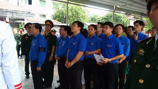 Xúc động tiễn biệt "đàn sếu trắng" CASA-212 số hiệu 8983 bay về trời xanh ảnh 64 Xúc động tiễn biệt "đàn sếu trắng" CASA-212 số hiệu 8983 bay về trời xanh ảnh 64