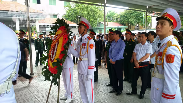 Xúc động tiễn biệt "đàn sếu trắng" CASA-212 số hiệu 8983 bay về trời xanh ảnh 63 Xúc động tiễn biệt "đàn sếu trắng" CASA-212 số hiệu 8983 bay về trời xanh ảnh 63