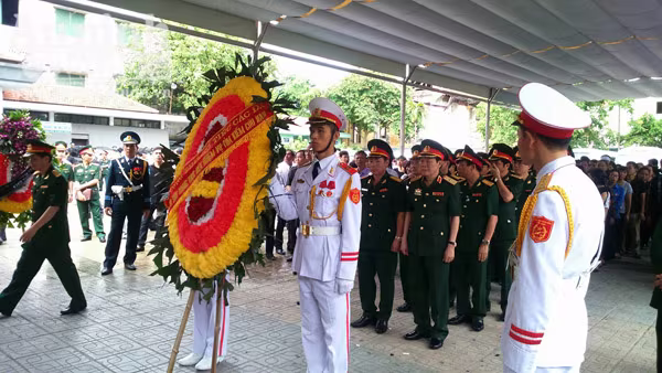 Xúc động tiễn biệt "đàn sếu trắng" CASA-212 số hiệu 8983 bay về trời xanh ảnh 62 Xúc động tiễn biệt "đàn sếu trắng" CASA-212 số hiệu 8983 bay về trời xanh ảnh 62