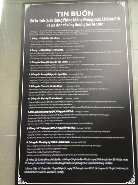 Xúc động tiễn biệt "đàn sếu trắng" CASA-212 số hiệu 8983 bay về trời xanh ảnh 45 Xúc động tiễn biệt "đàn sếu trắng" CASA-212 số hiệu 8983 bay về trời xanh ảnh 45