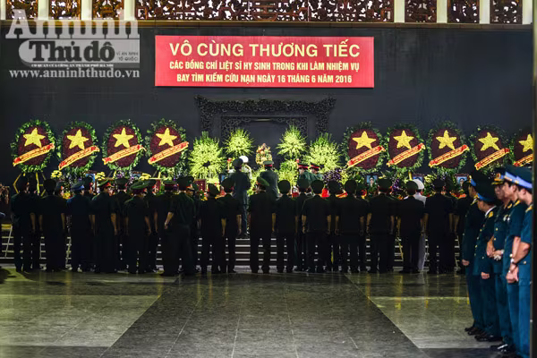 Xúc động tiễn biệt "đàn sếu trắng" CASA-212 số hiệu 8983 bay về trời xanh ảnh 92 Xúc động tiễn biệt "đàn sếu trắng" CASA-212 số hiệu 8983 bay về trời xanh ảnh 92