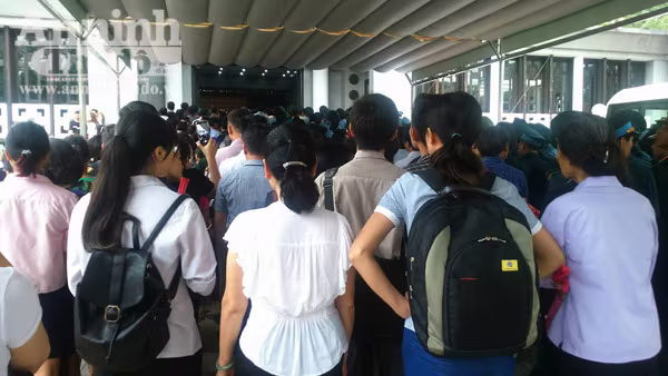 Xúc động tiễn biệt "đàn sếu trắng" CASA-212 số hiệu 8983 bay về trời xanh ảnh 44 Xúc động tiễn biệt "đàn sếu trắng" CASA-212 số hiệu 8983 bay về trời xanh ảnh 44