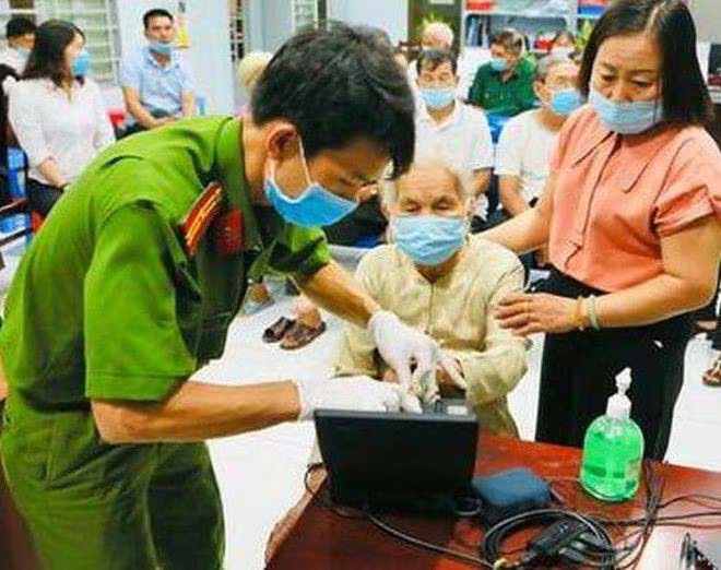 Giao lưu trực tuyến giải đáp, hướng dẫn bạn đọc An ninh Thủ đô làm thủ tục cấp Căn cước công dân gắn chip điện tử ảnh 8 Giao lưu trực tuyến giải đáp, hướng dẫn bạn đọc An ninh Thủ đô làm thủ tục cấp Căn cước công dân gắn chip điện tử ảnh 8