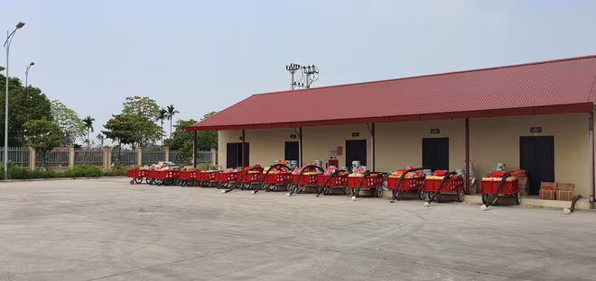 Trước đó, năm 2021, UBND huyện đã triển khai giai đoạn 1 về việc trang bị phương tiện PCCC tới đội PCCC dân phòng, thôn cụm dân cư tại 16 xã thị trấn Trước đó, năm 2021, UBND huyện đã triển khai giai đoạn 1 về việc trang bị phương tiện PCCC tới đội PCCC dân phòng, thôn cụm dân cư tại 16 xã thị trấn