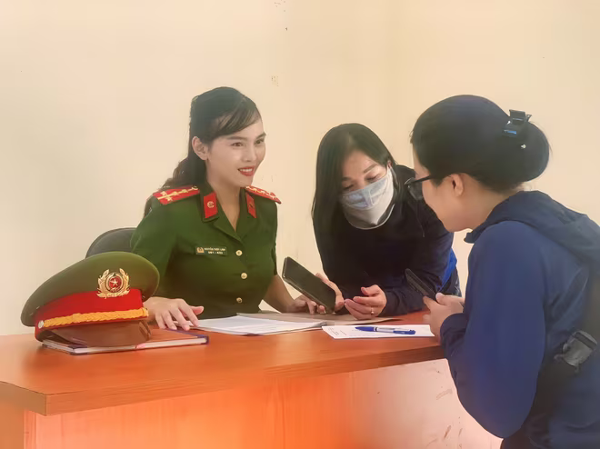 Niềm tin yêu của nhân dân trên địa bàn là động lực giúp Đại uý Nguyễn Thuỳ Linh hoàn thành xuất sắc mọi nhiệm vụ được giao Niềm tin yêu của nhân dân trên địa bàn là động lực giúp Đại uý Nguyễn Thuỳ Linh hoàn thành xuất sắc mọi nhiệm vụ được giao