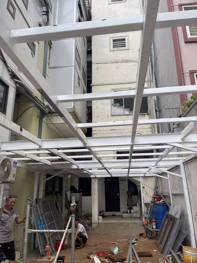 Cơ sở số 10, ngõ 94 Hồ Tùng Mậu, phường Mai Dịch đang khắc phục tồn tại vi phạm PCCC Cơ sở số 10, ngõ 94 Hồ Tùng Mậu, phường Mai Dịch đang khắc phục tồn tại vi phạm PCCC