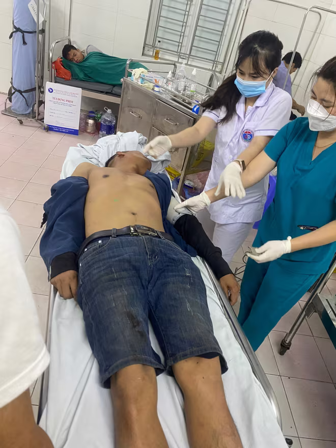 Nạn nhân được tìm thấy và đưa đến bệnh viện cấp cứu kịp thời Nạn nhân được tìm thấy và đưa đến bệnh viện cấp cứu kịp thời
