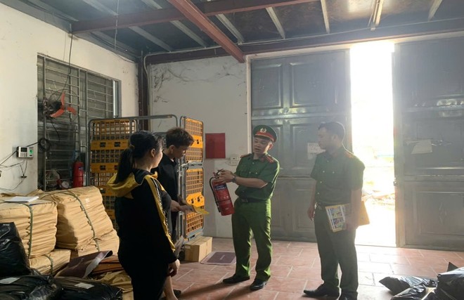 Hướng dẫn sử dụng phương tiện chữa cháy ban đầu...