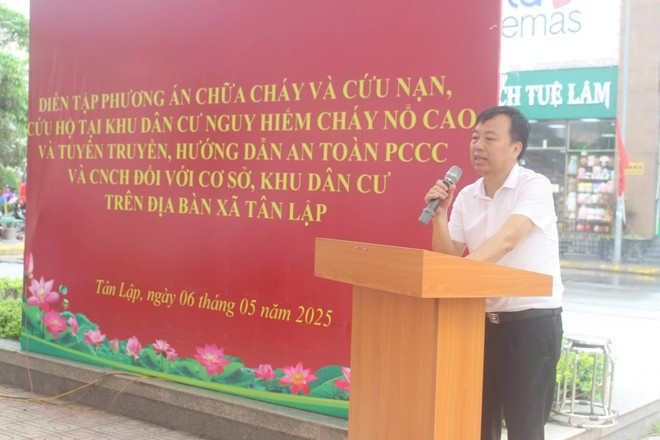 Ông Nguyễn Thạc Hùng, Phó Chủ tịch UBND huyện Đan Phượng đánh giá cao buổi diễn tập
