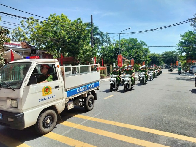 Các lực lượng ra quân đảm bảo ANTT Đại hội Đảng bộ xã lần thứ I