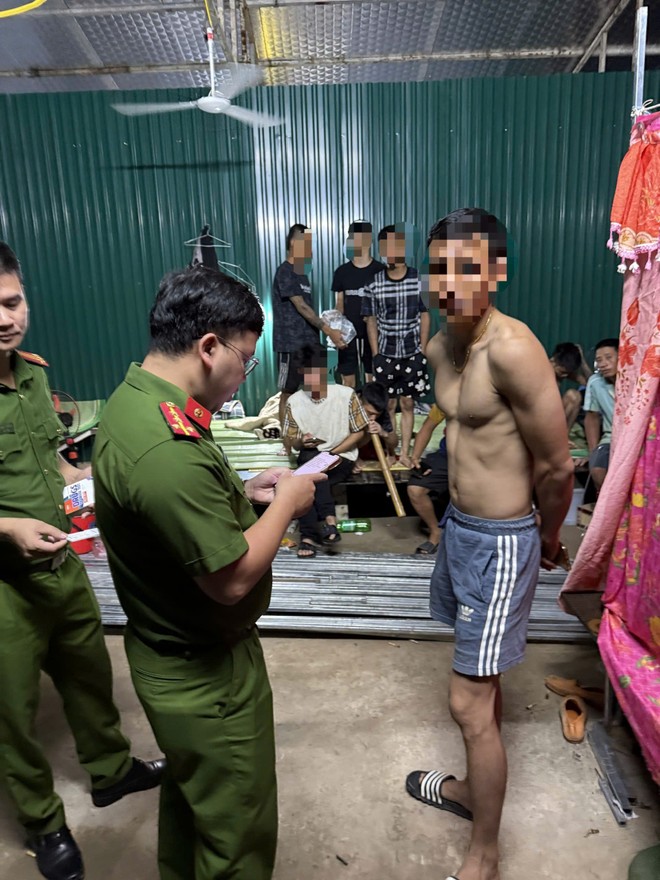 Các đối tượng dương tính với ma túy được sàng lọc và đưa đi cai nghiện bắt buộc