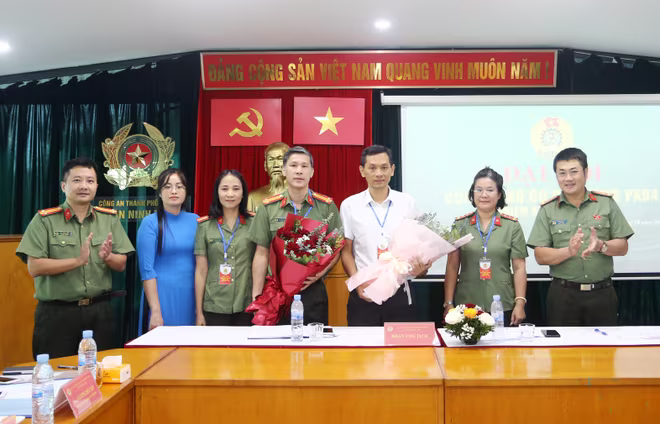 Đại hội ra mắt Ban chấp hành Công đoàn An ninh Thủ đô nhiệm kỳ 2025 - 2030 Đại hội ra mắt Ban chấp hành Công đoàn An ninh Thủ đô nhiệm kỳ 2025 - 2030