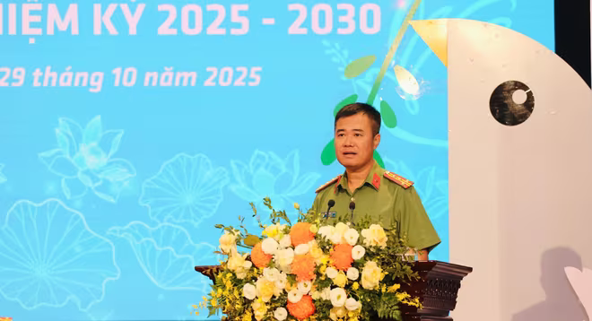 Đại tá Nguyễn Ngọc Quyền, Phó Bí thư Đảng ủy, Phó Giám đốc CATP phát biểu chỉ đạo tại đại hội Đại tá Nguyễn Ngọc Quyền, Phó Bí thư Đảng ủy, Phó Giám đốc CATP phát biểu chỉ đạo tại đại hội