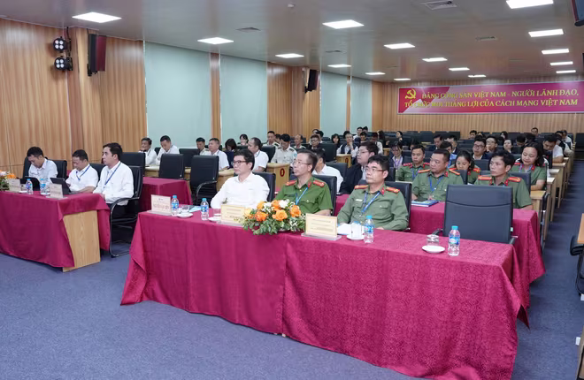 Toàn cảnh hội nghị Toàn cảnh hội nghị