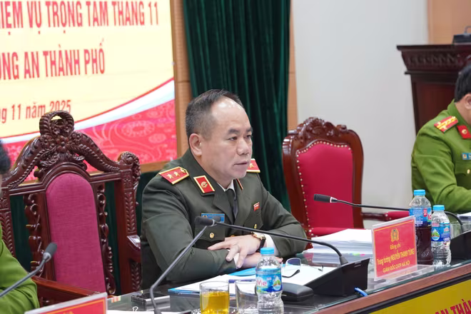 Trung tướng Nguyễn Thanh Tùng, Ủy viên Ban Thường vụ Thành ủy, Bí thư Đảng ủy, Giám đốc CATP Hà Nội chủ trì hội nghị Trung tướng Nguyễn Thanh Tùng, Ủy viên Ban Thường vụ Thành ủy, Bí thư Đảng ủy, Giám đốc CATP Hà Nội chủ trì hội nghị