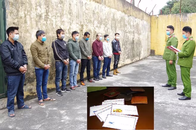 Các đối tượng và tang vật tại cơ quan điều tra (Ảnh: Công an nhân dân)