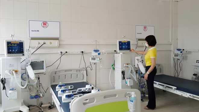 Hệ thống máy thở hiện đại với 25 máy thở đa năng, 15 máy thở cơ bản được kiểm tra trước giờ vận hành. Hệ thống máy thở hiện đại với 25 máy thở đa năng, 15 máy thở cơ bản được kiểm tra trước giờ vận hành.