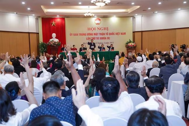 Đại biểu biểu quyết tại Hội nghị Đại biểu biểu quyết tại Hội nghị