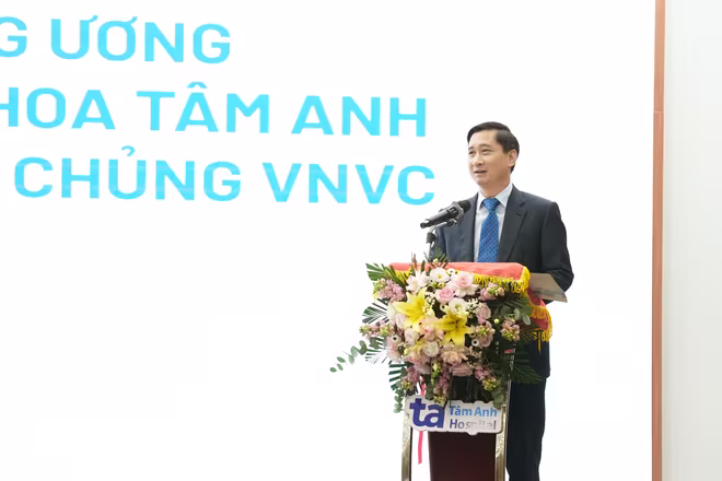 ThS Ngô Chí Dũng - Chủ tịch Hội đồng Quản trị Hệ thống BVĐK Tâm Anh phát biểu trong buổi lễ. Ảnh: BVCC