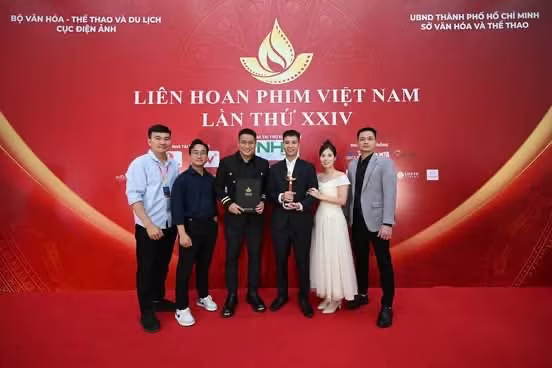 Êkíp &quot;Người giữ hồn di sản &quot; nhận giải Bông Sen Vàng tại Liên hoan phim Việt Nam năm 2025