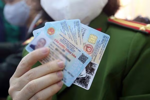 Thẻ CCCD gắn chíp có nhiều ưu điểm vượt trội so với thẻ thông thường Thẻ CCCD gắn chíp có nhiều ưu điểm vượt trội so với thẻ thông thường