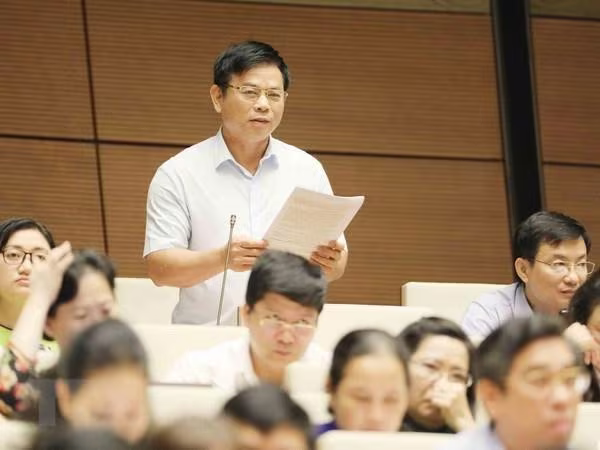 Đại biểu Nguyễn Thanh Hồng (đoàn Bình Dương) phát biểu tranh luận