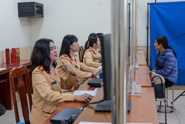 CSGT CATP Hà Nội thực hiện nhiệm vụ sát hạch, cấp giấy phép lái xe CSGT CATP Hà Nội thực hiện nhiệm vụ sát hạch, cấp giấy phép lái xe