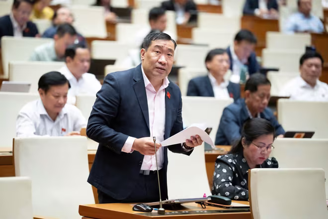 Đại biểu Thạch Phước Bình phát biểu thảo luận Đại biểu Thạch Phước Bình phát biểu thảo luận