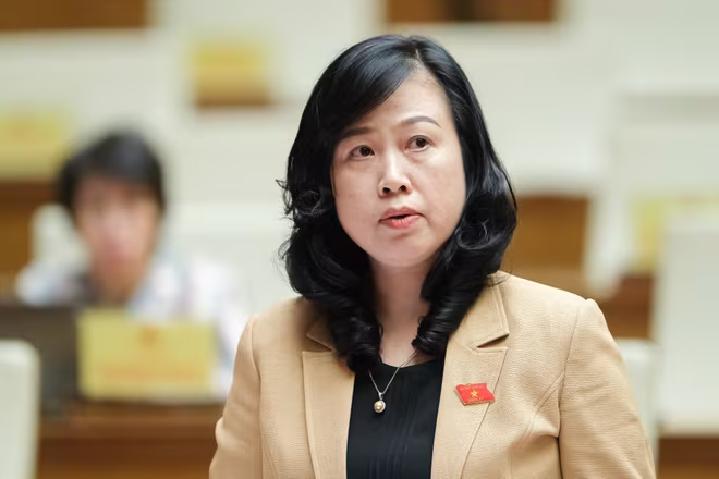 Bộ trưởng Bộ Y tế Đào Hồng Lan phát biểu giải trình Bộ trưởng Bộ Y tế Đào Hồng Lan phát biểu giải trình