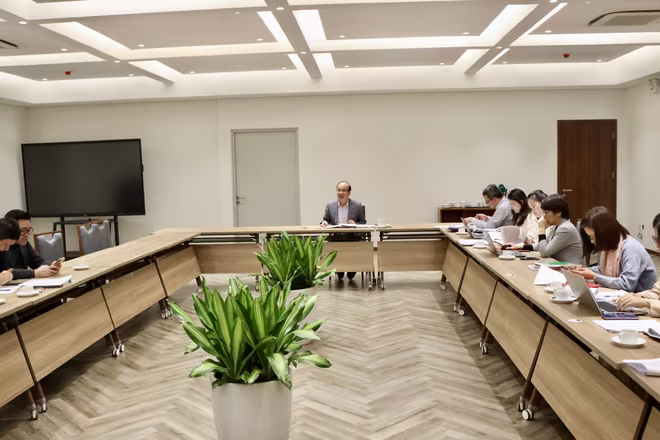 Quang cảnh buổi làm việc