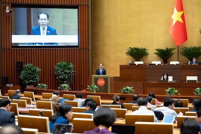 Quang cảnh phiên họp