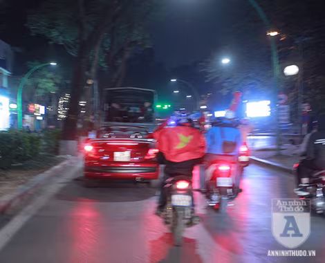 [TRỰC TIẾP] Chào đón những "người hùng" làm nên chiến thắng lịch sử tại SEA Games 30 ảnh 11