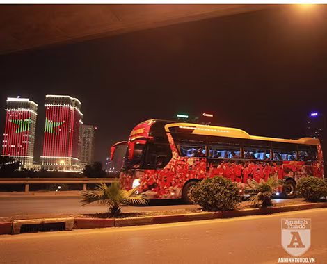 [TRỰC TIẾP] Chào đón những "người hùng" làm nên chiến thắng lịch sử tại SEA Games 30 ảnh 8