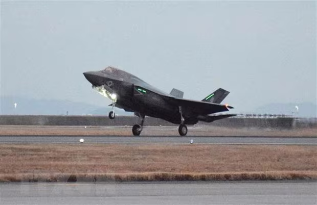 Phi công lái máy bay F-35B đã kịp thoát ra khỏi máy bay và đang được điều trị Phi công lái máy bay F-35B đã kịp thoát ra khỏi máy bay và đang được điều trị