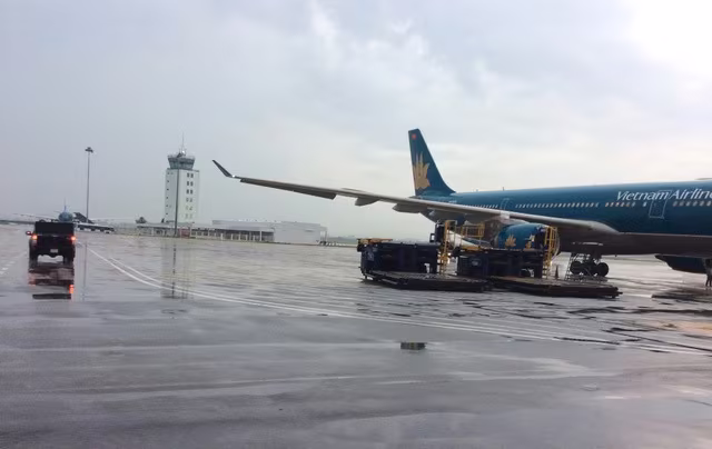 Các hãng hàng không đã thông báo điều chỉnh kế hoạch khai thác trong các ngày 27 và 28-10 do ảnh hưởng của bão số 9 Các hãng hàng không đã thông báo điều chỉnh kế hoạch khai thác trong các ngày 27 và 28-10 do ảnh hưởng của bão số 9