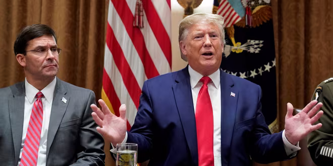 Bộ trưởng Quốc phòng Mark Esper là quan chức cấp cao đầu tiên bị Tổng thống Trump sa thải sau bầu cử